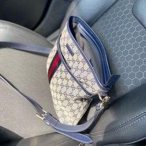 Gucci messenger bag